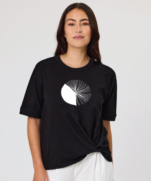 Duo Paige Tee - Black W Circle