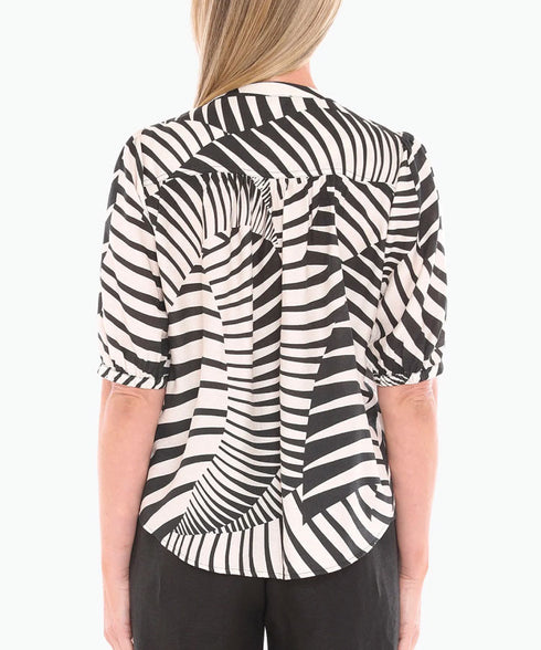 Jump Abstract Fern Top - Black/Ivory