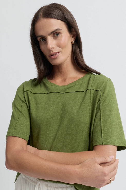 Yarra Trail Lily Tee - Lawn