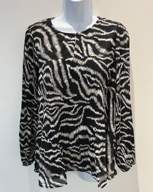 Black Stone Small Pleat Top 8506 - Black/Off White