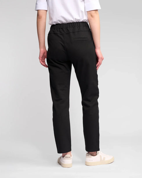 Vassalli Sunday Slim Leg Ankle Grazer Pant - Black