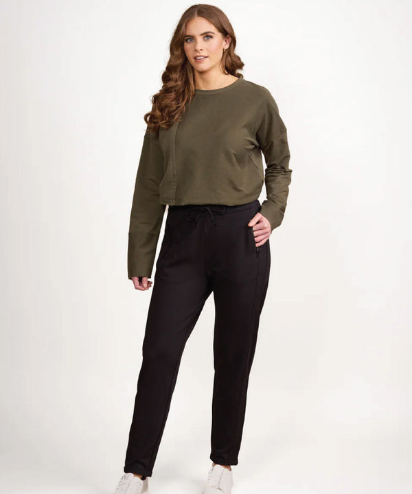 Vassalli Relaxed Leg Ankle Grazer Pant - Black