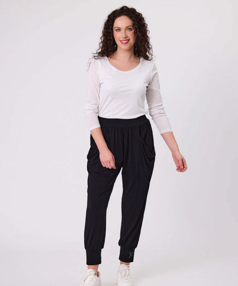 Classified Signature Print Fresco Pant - Black