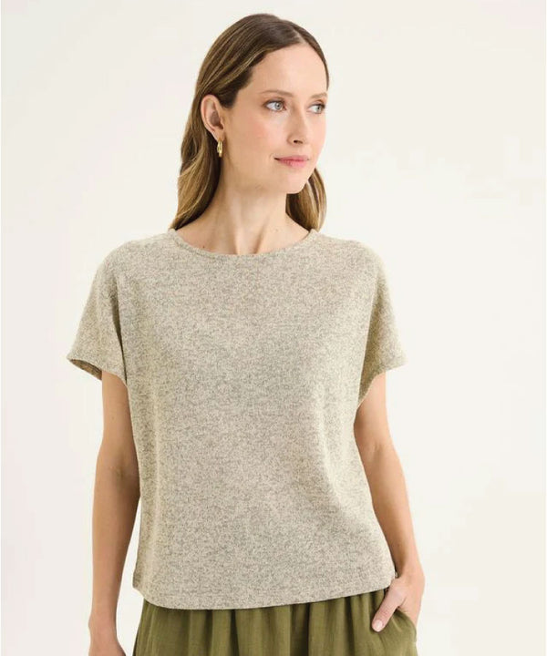 Yarra Trail Lona Tee Ecru/Hunter